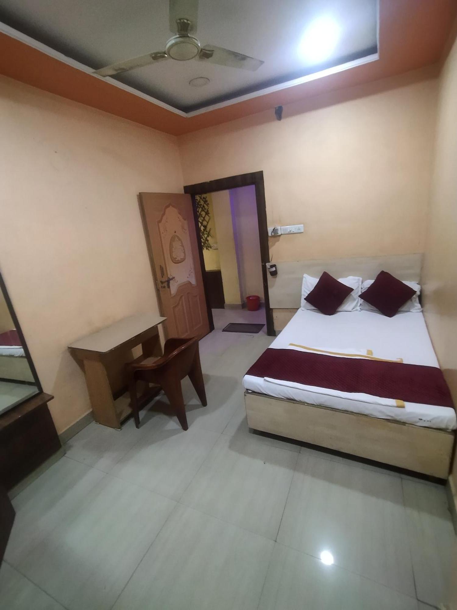 Hotel Thakur Ji 보팔 외부 사진