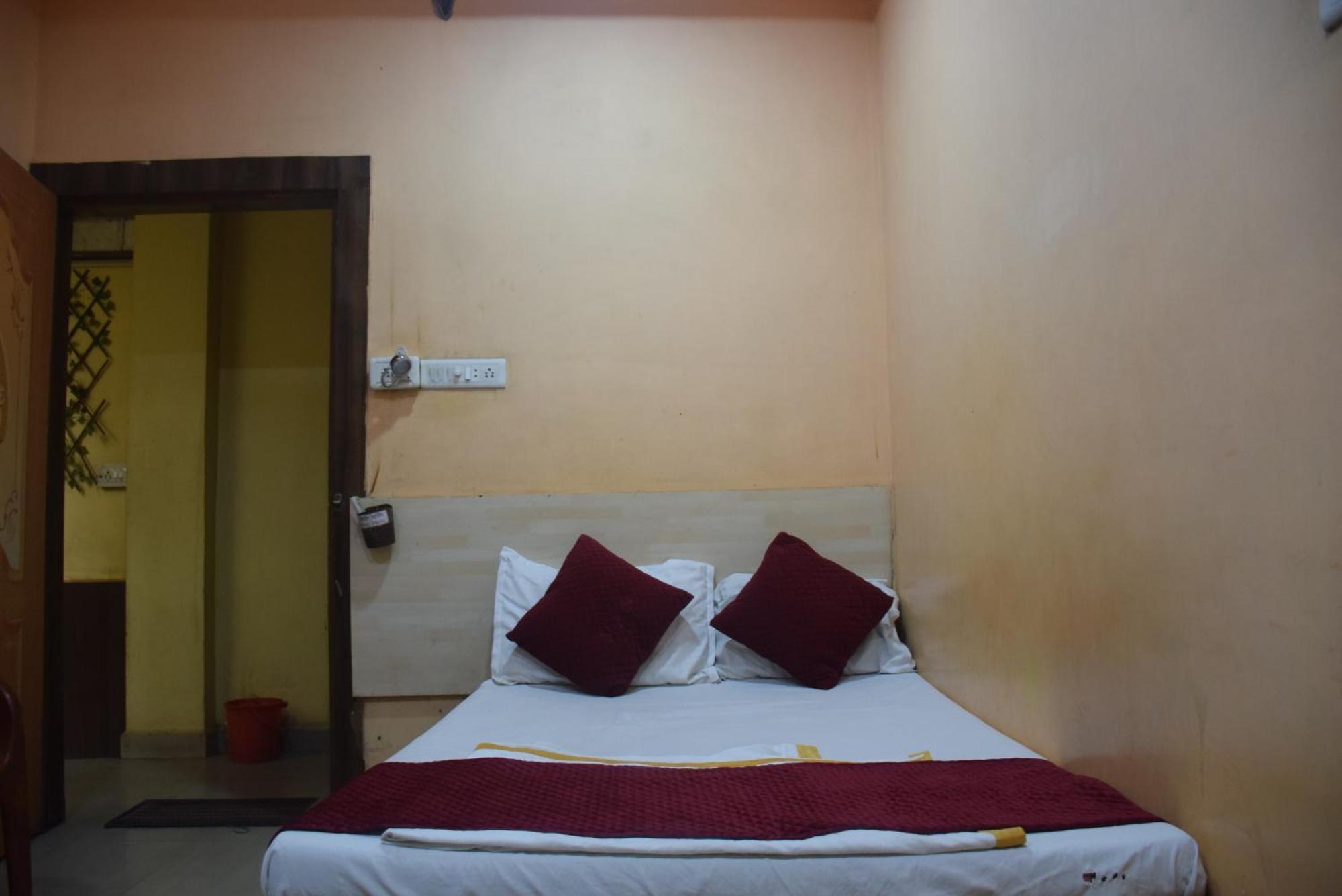 Hotel Thakur Ji 보팔 외부 사진