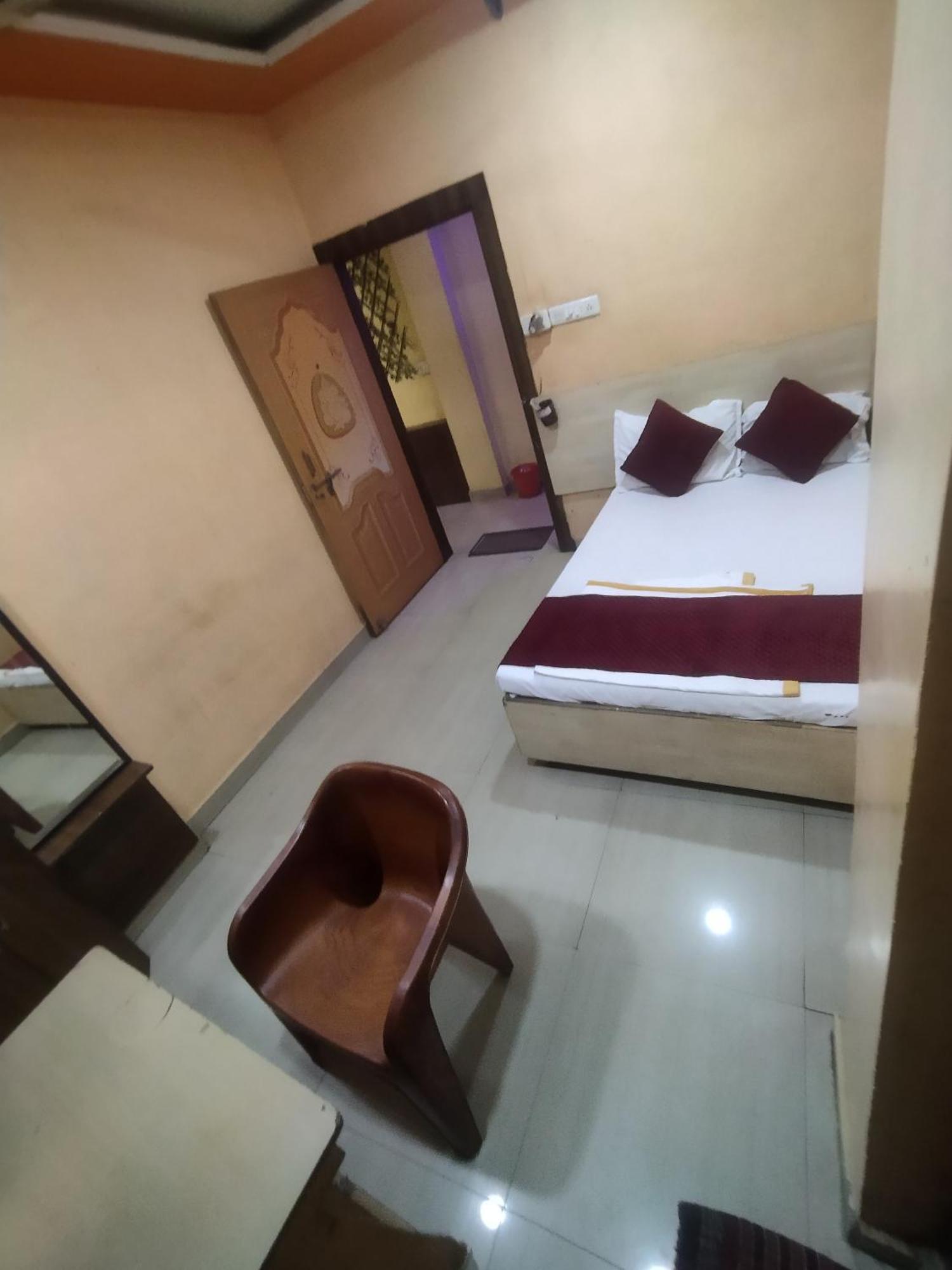 Hotel Thakur Ji 보팔 외부 사진