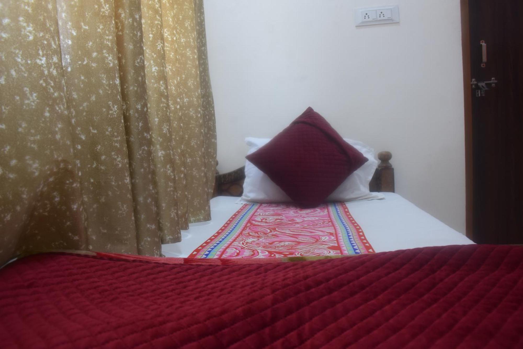 Hotel Thakur Ji 보팔 외부 사진