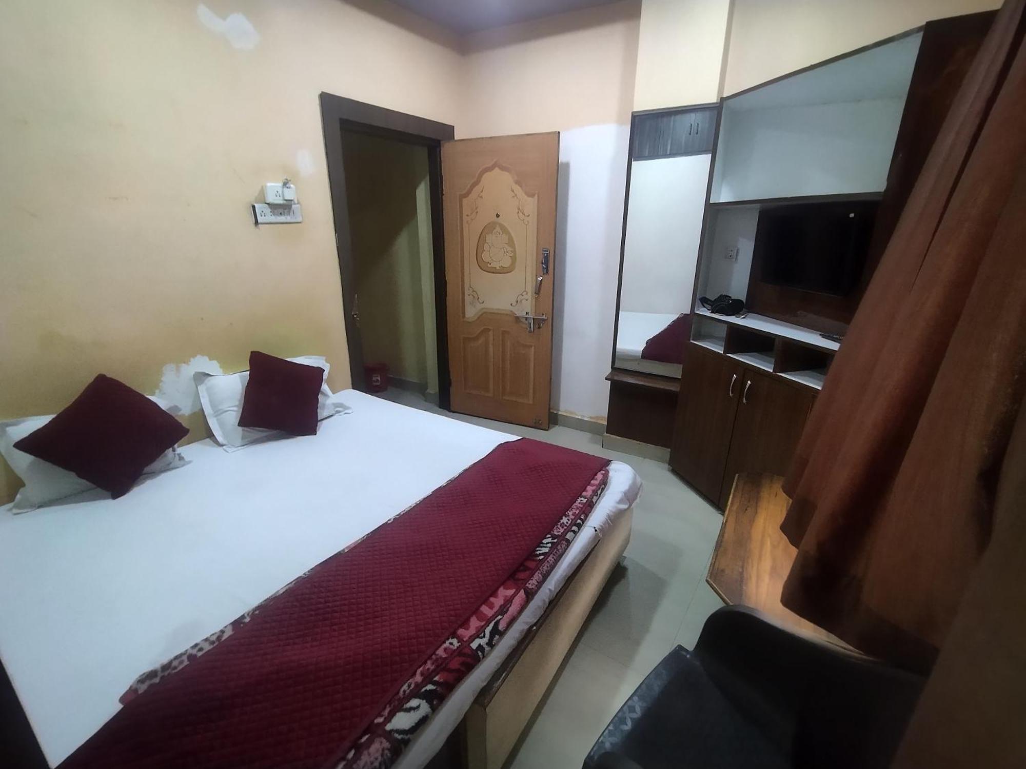 Hotel Thakur Ji 보팔 외부 사진